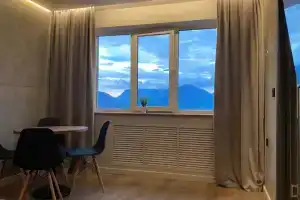 Vidovaya Dizaynerskaya 2kh-Komnatnaya V Stile Loft Flat, Kirovsk