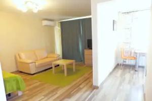 Spartaka 18 Apartments 4, Novokuznetsk