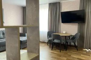 Uyutnaya Studiya Flat, Yurga