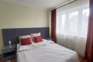 V Spalnom Payone Gopoda Flat, Tobol'sk