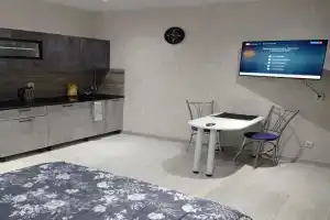 Uyutnaya Berloga U Aeroporta Flat, Ekaterinburg