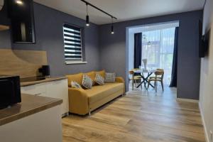 S Dizaynerskim Remontom V Tsentre Goroda Flat, Goryachevodsky