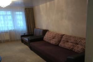 U Vokzala Za Gostinitsey Tagil Flat, Nizhniy Tagil