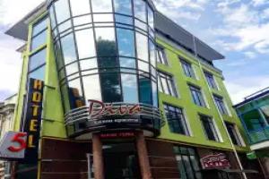 5 Avenue Guest House, Simferopol
