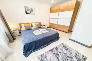 S zaseleniyem Lutshiy servis Posutochno50 Flat, Lobnya