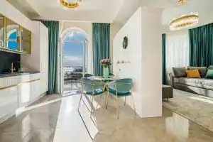 Lyuks s Balkonom Bogema Apartments, Sochi