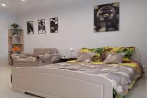 Samy Luchshiy Den Flat, Berdsk