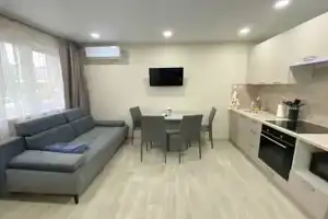 2/Blagoystroennaya Studiya s Vidom na Gory, Adler