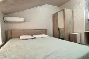 Rakhat Flat 10, Izbarbash