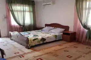 Otdelny Dom Private House, Alakhadzi