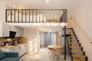 Apartamenty Dvukhurovnevye Clover Studio u metro Baumanskaya, Moscow