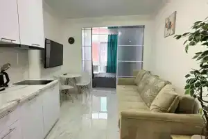 Studiya na Svetlane Flat, Sochi