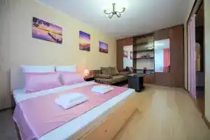 Five Stars Pink Apartments, Chelyabinsk