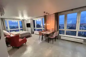 S 3-Mya Panoramnymi Oknami Na 33 Etazhe Flat, Moscow