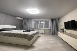 Ryadom s aeroportom Tolmachevo Flat, Ob'