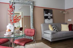 V Stile Zagorsk 1970 Flat, Sergiyev Posad