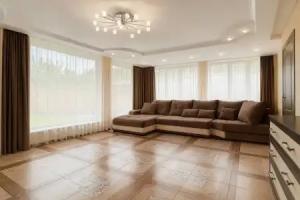 Svetlie Dvukhkomnatnie Apartments, Simferopol