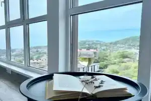 Dvukhurovnevaya s Vidom na More i Gory Magiya Zakatov Flat, Sochi