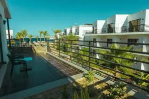 La Rosa Waves Beach - Couple & Families Only, Hurghada