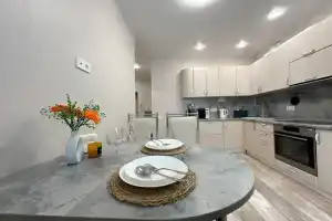 Svetlaya I Uyutnaya Odnushka Na 5 Proseke Flat, Samara