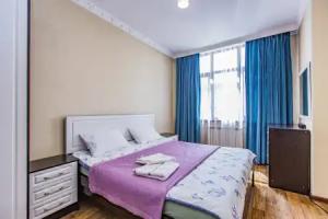 Dvukhspalny Gorodskoy Oazis v Tsentre Goroda Flat, Almaty