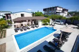 "bronau Angelina" Guest House, Candripsh