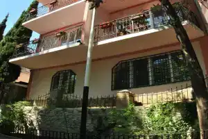 Primorskij Park Guest House, Yalta
