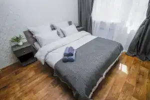 Odnokomnatnaya Kvartira Karolinskogo,10 Apartments, Surgut