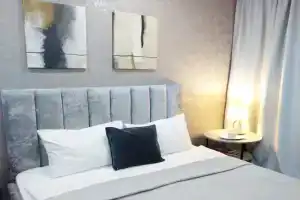 v Centre Zavodskogo. Beskontaktnoe zaselenie. Ryadom Oranzhevyj Apartments, Saratov