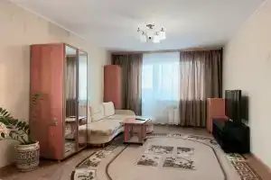 1-komnatnaya kvartira ryadom s naberezhnoy Flat, Kamensk-Uralsky