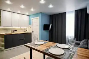 Uyutnaya S Dizaneynerskim Remontom V Tsentre Goroda Flat, Glazov