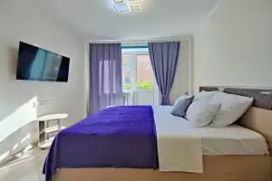 Uyutnaya Dvukhkomnatnaya V Krutykh Klyuchakh Flat, Samara