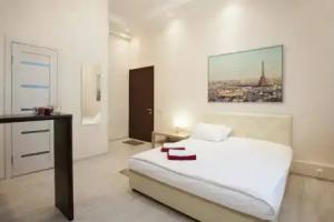 Hotel City, Lobnya