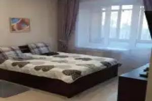 Na ulitse Yubileynoy Flat, Zheleznodorozhnyy