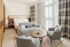 Staybridge Suites DUBAI AL-MAKTOUM AIRPORT by IHG, Dubai