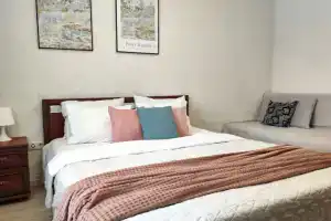 Panda Home v ZhK Evropeyskiy dlya otdykha semi ili komandirovki Apartments, Tyumen