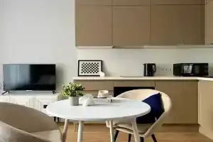 Happy People v Zhk Novodanilovskaya Apartments, Moscow