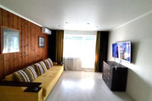 Uyutneyshaya Kvartira Vozle Mntk Imeni Fyodorova Flat, Orenburg