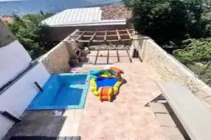 Villa Trekhkomnatniy Dvukhetazhniy Dom s Basseynom Niabi Villa, Tbilisi
