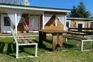 Na Ostrove Verkhniy Recreation Camp, Avdoshi