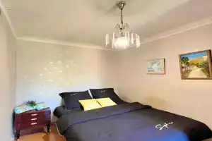 Trehkomnatnaya kvartira ryadom s Kremlem Flat, Kazan