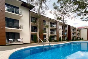 S Basseynom V ZHK Madrid-Park 2 Apartments, Adler