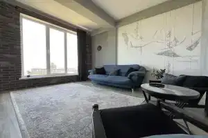 s SHikarnym Vidom na More i Alleyu Flat, Makhachkala