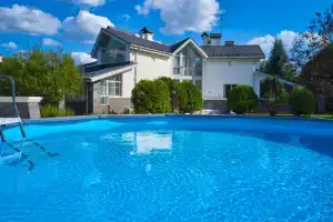 White luxe Cottage, Krasnoznamensk