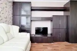 Vozle Plyazha flat, Engels