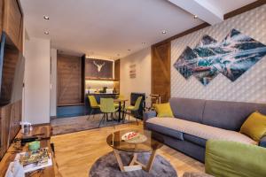 Modern Mountain CENTRAL 05 + garage Apartments, Kolasin