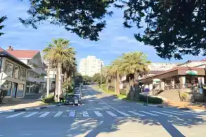 Yuzhny veter Dvuhkomnatnaya Flat, Lazarevskoye