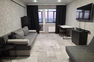 Odnokomnatnaya V Serykh Tonakh Flat, Velikiy Novgorod
