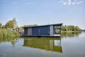 Tsaplya na Peke Sapatovka Private House, Engels