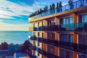 Next Green Hotel Official, Makhinjauri